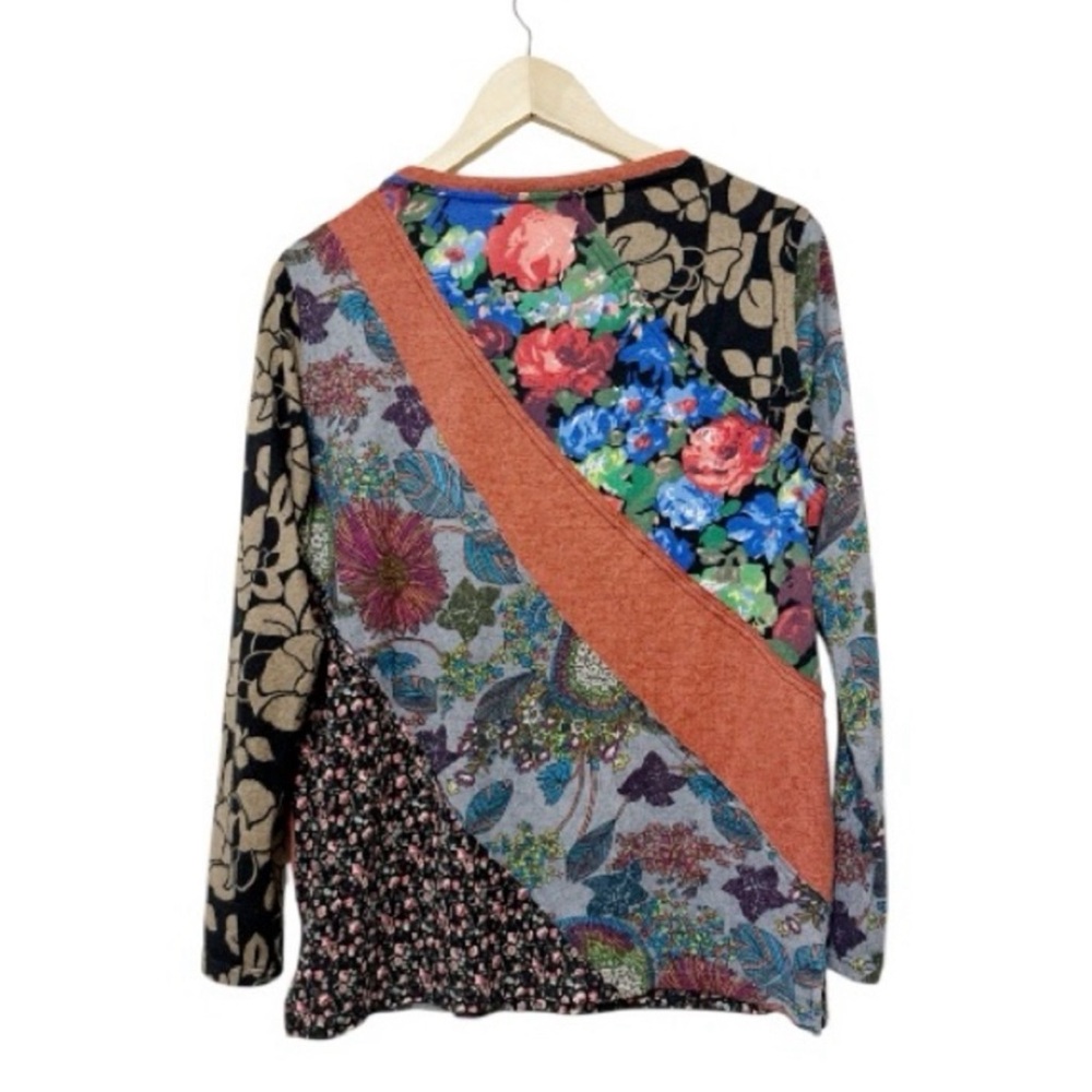Tru Luxe Jeans Mixed Pattern
Patchwork Crew Neck Women's Top -
Size Medium - Picture 3 of 7